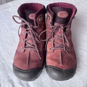 Women’s Keen Kaci Mid Waterproof Winter Boots Size 9. Good to Minus 20 C